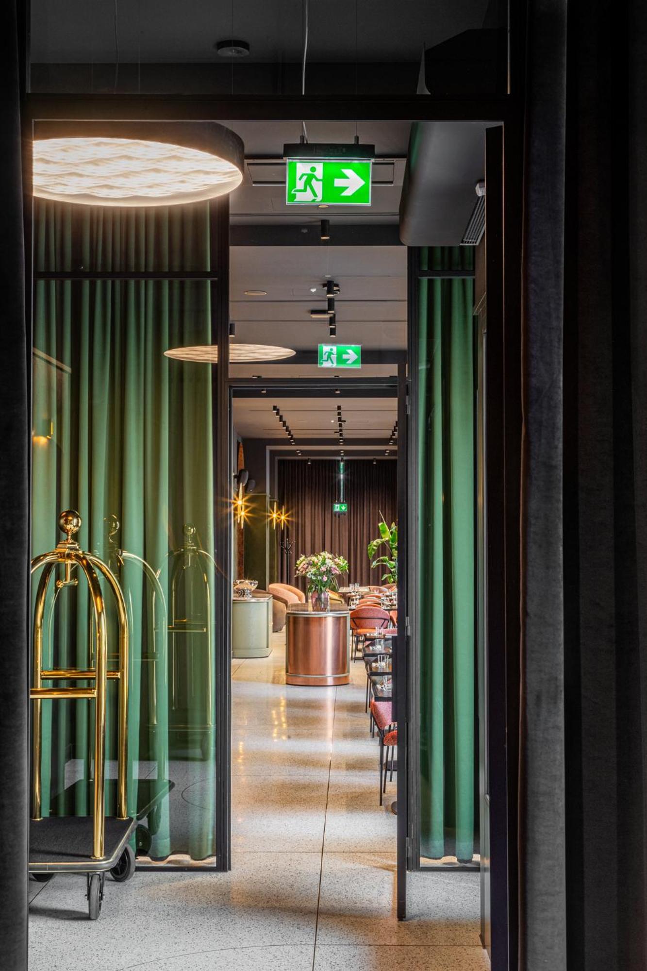 Flaner Hotel, Worldhotels Crafted Warsaw Exterior photo