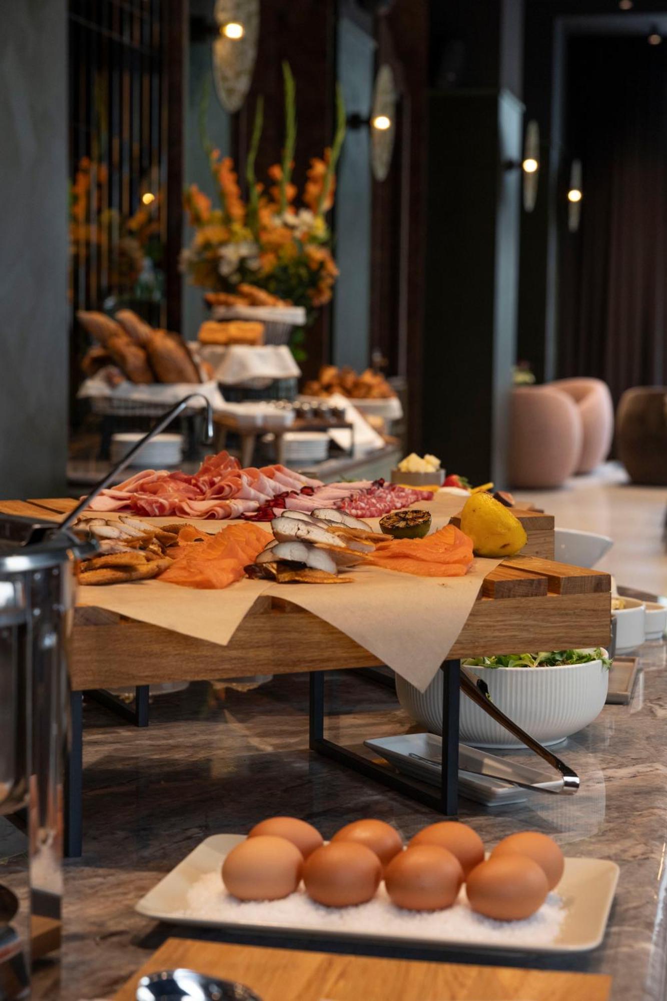 Flaner Hotel, Worldhotels Crafted Warsaw Exterior photo